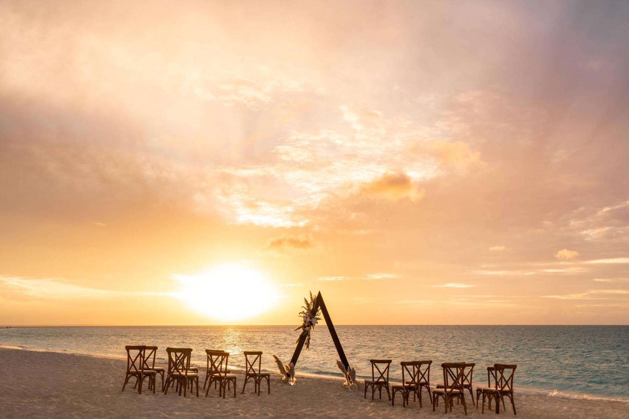 Hotel The Ritz-Carlton, Turks & Caicos Grace Bay Exterior foto